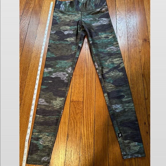 Terez Heathered Camouflage Green Pattern Leggings - Picture 3 of 6